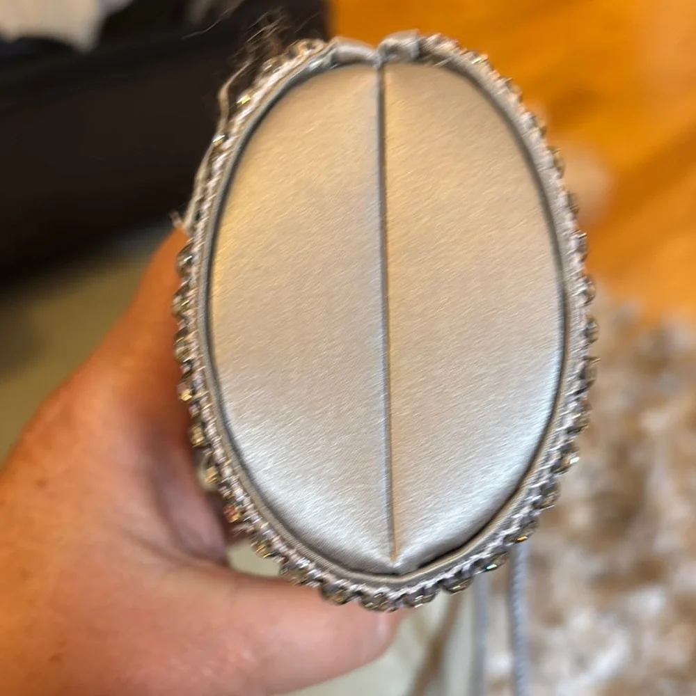 Glamorous Silver Rhinestone Clutch - Picture 5 of 5